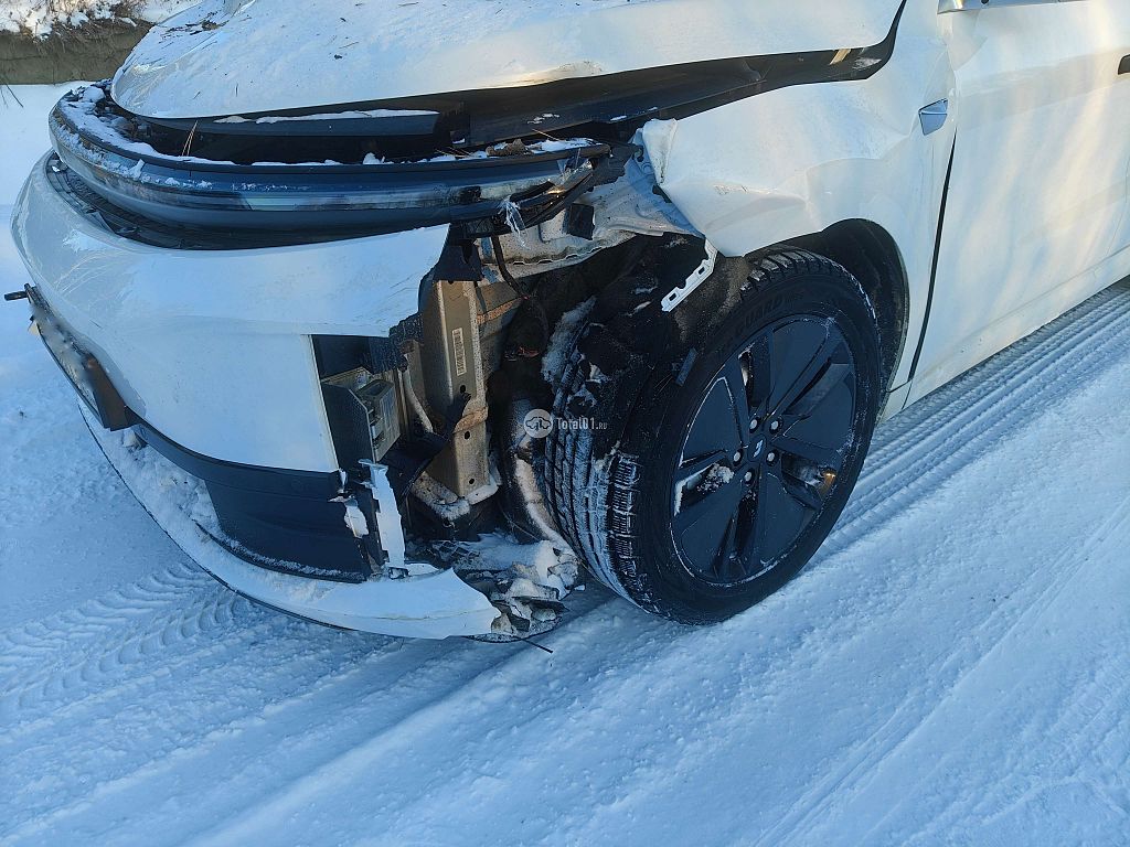 Фото Lixiang L6 12