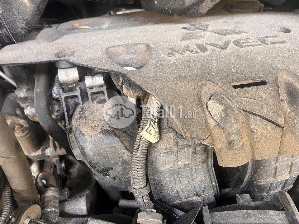 Фото Mitsubishi Outlander 14