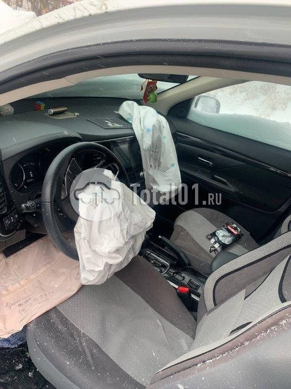 Фото Mitsubishi Outlander 308