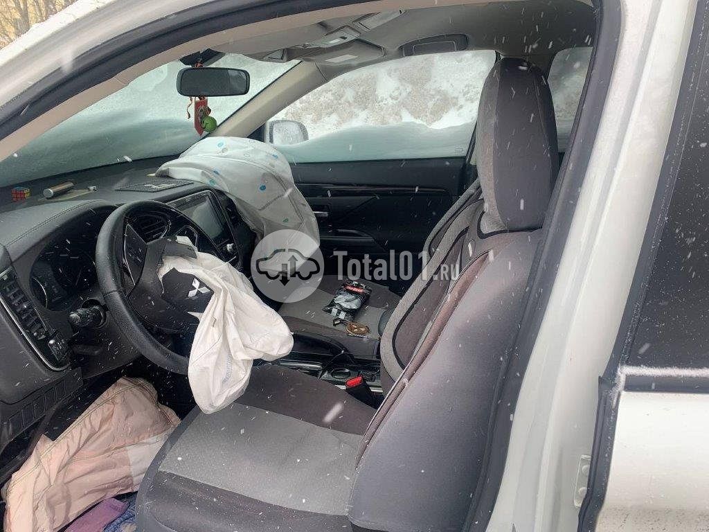 Фото Mitsubishi Outlander 320