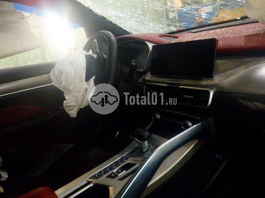 Фото Geely Coolray 28