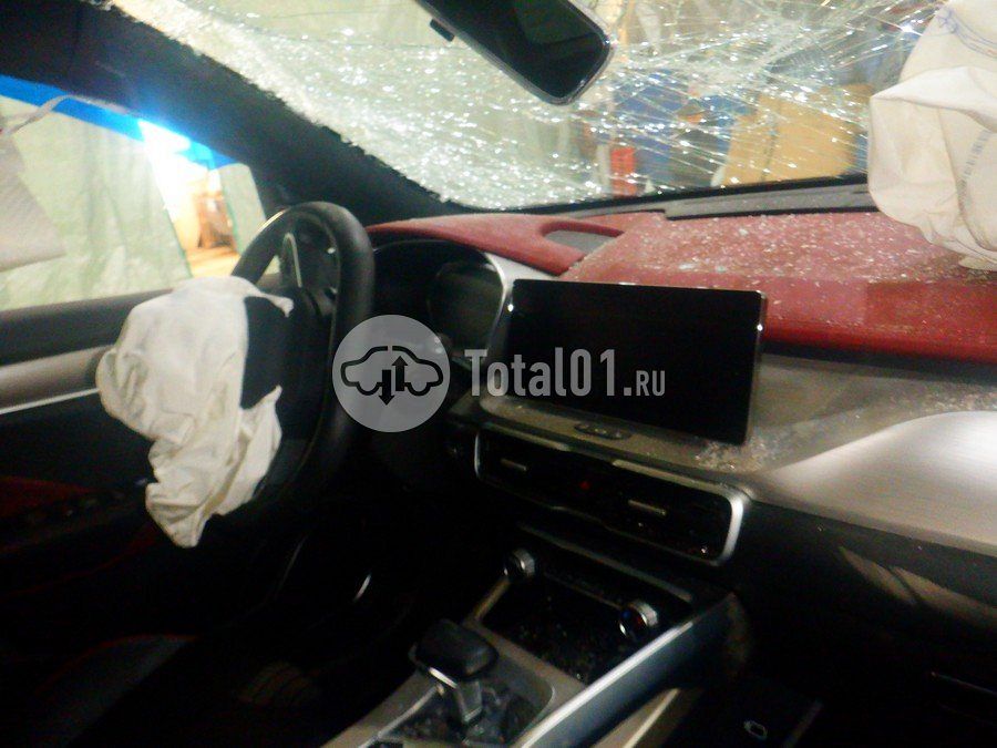 Фото Geely Coolray 30