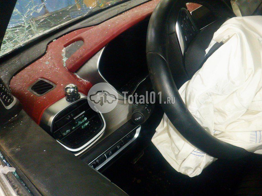 Фото Geely Coolray 78