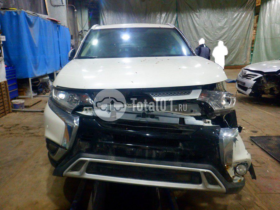 Фото Mitsubishi Outlander 4