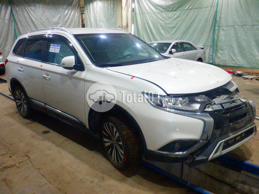 Фото Mitsubishi Outlander 10