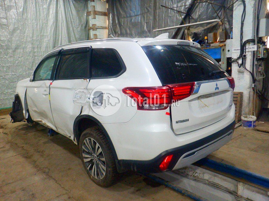 Фото Mitsubishi Outlander 16