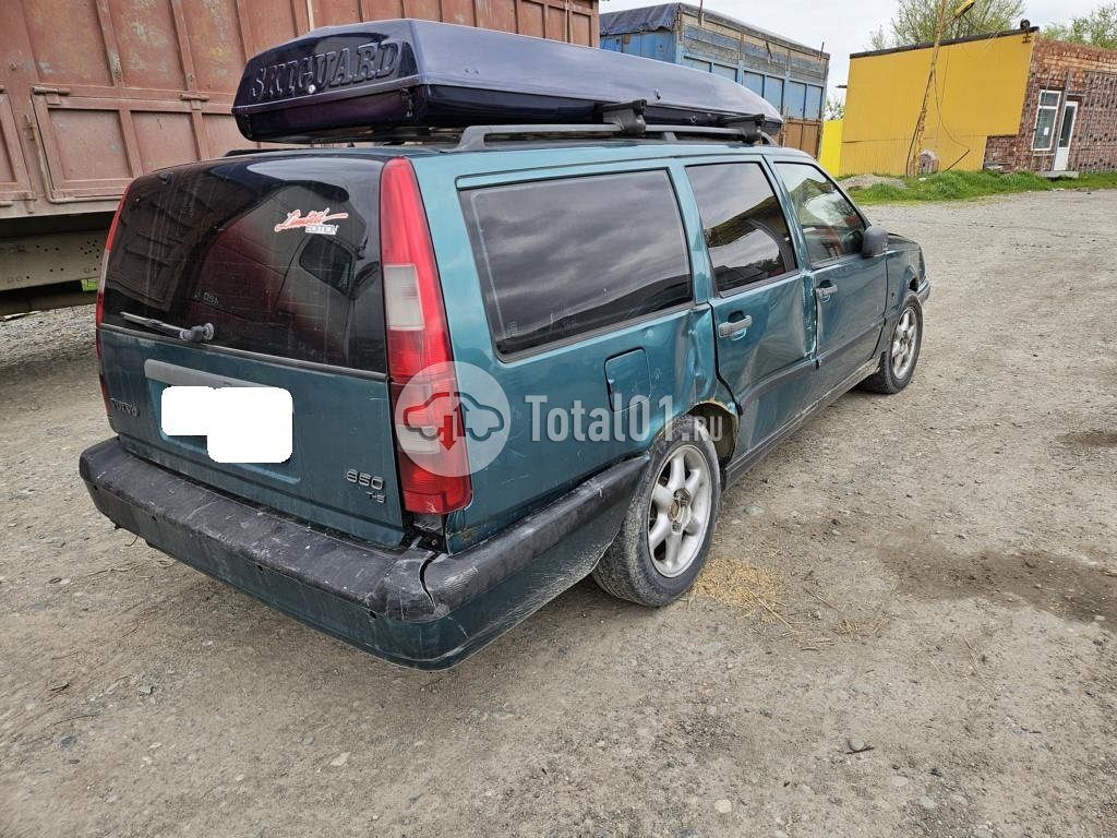 Фото Volvo 850 12