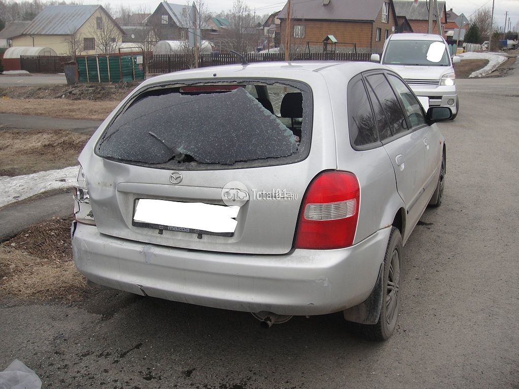 Фото Mazda Familia 4