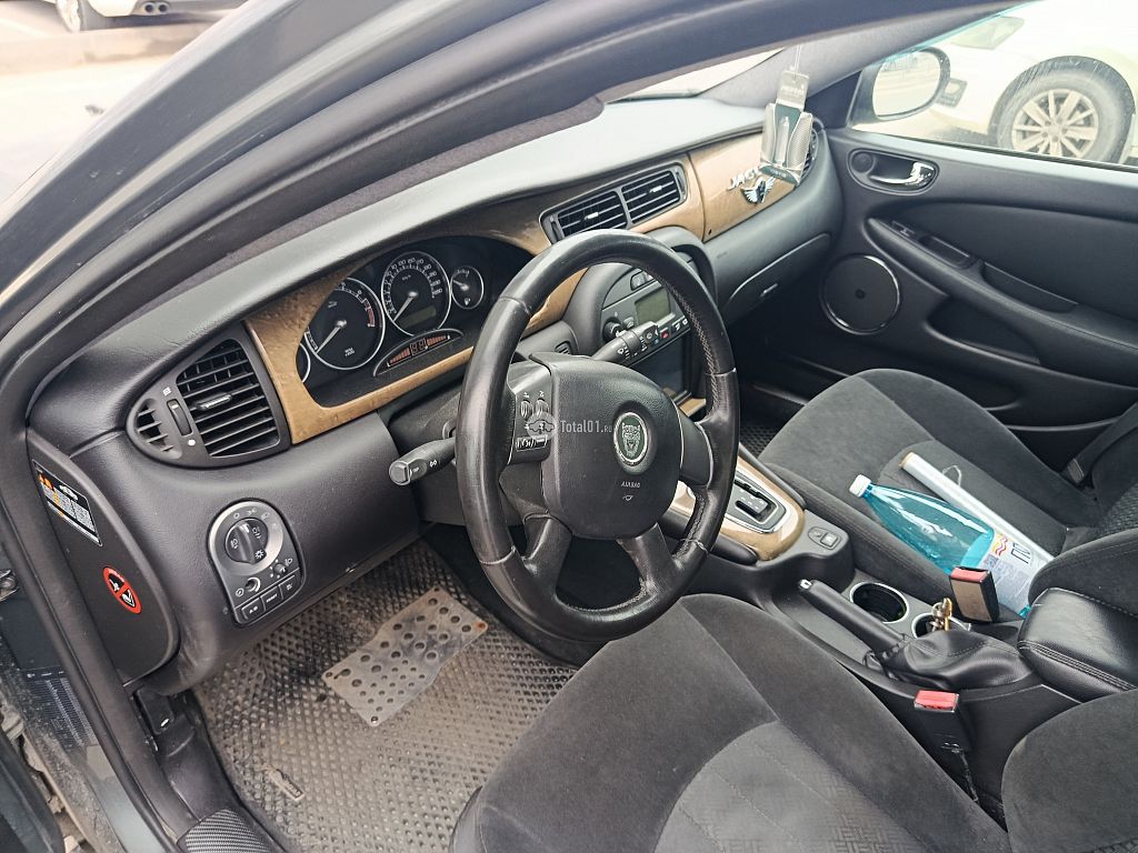 Фото Jaguar X-type 24