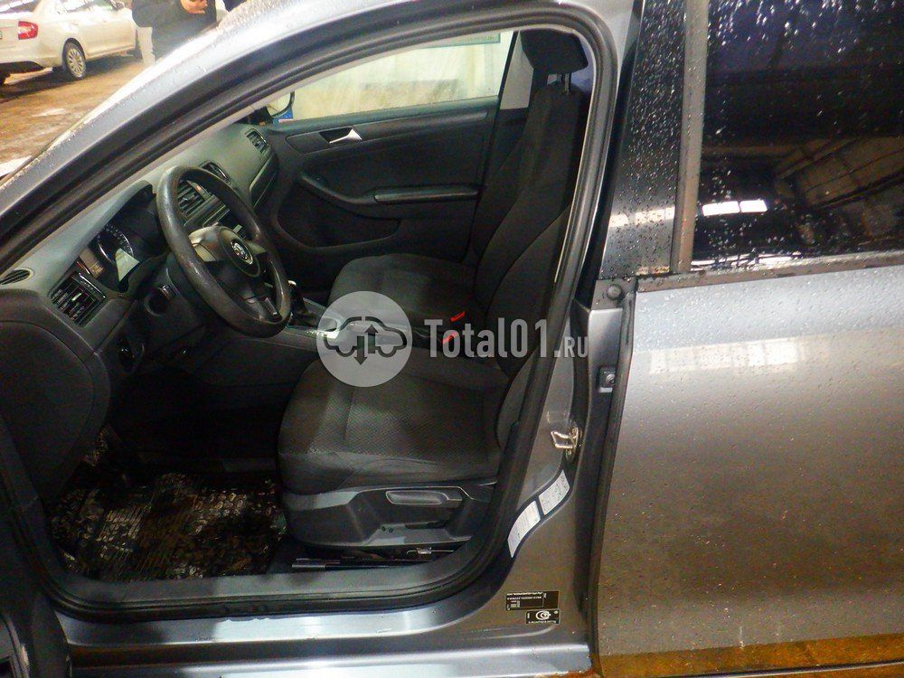 Фото Volkswagen Jetta 48