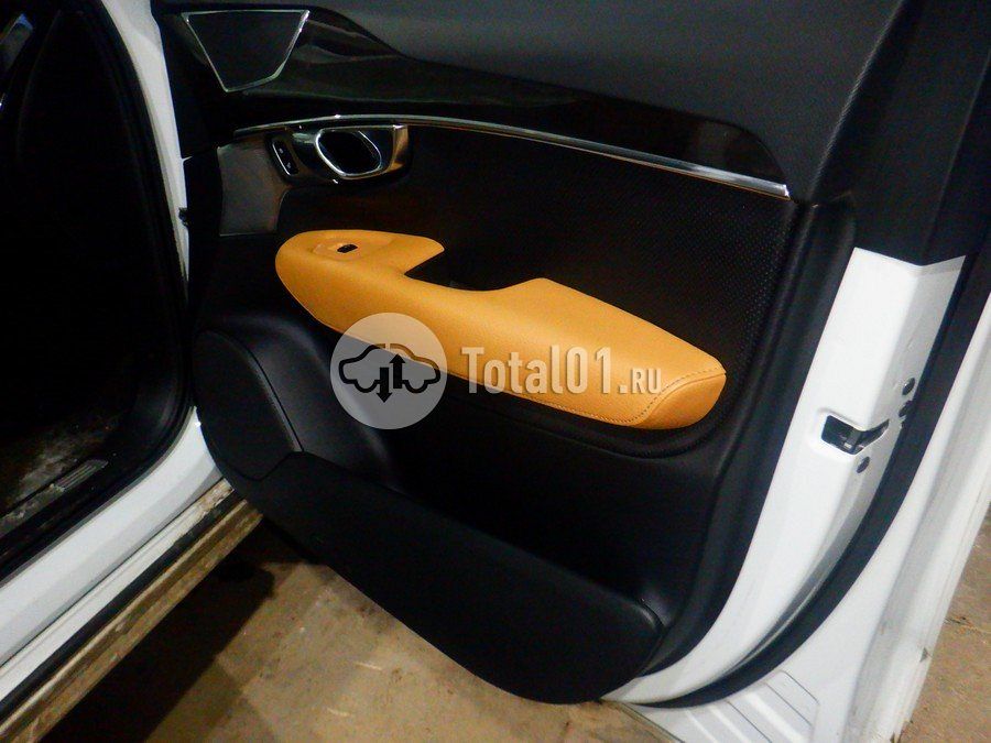 Фото Volvo XC90 20