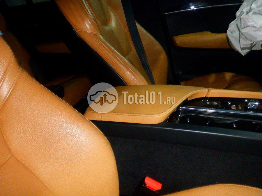 Фото Volvo XC90 44