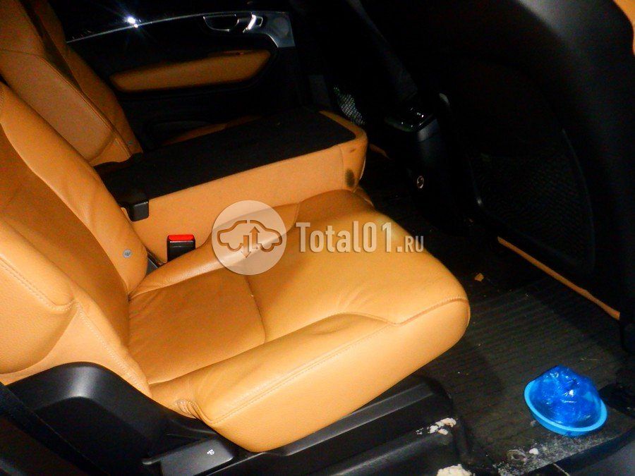 Фото Volvo XC90 52