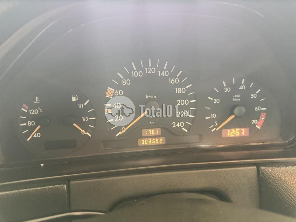 Фото Mercedes-Benz E-класс 4