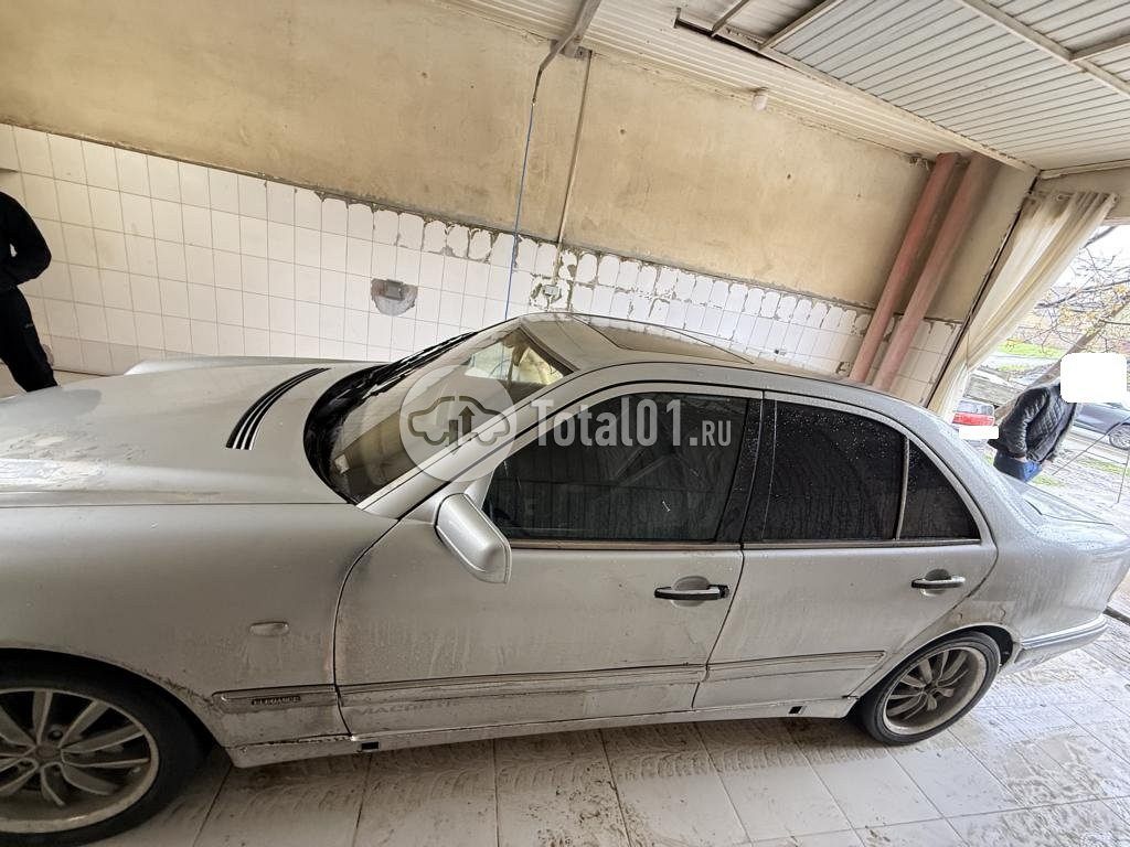 Фото Mercedes-Benz E-класс 12