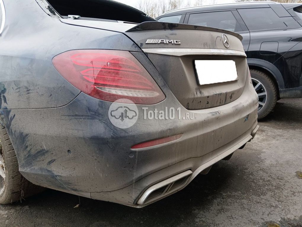 Фото Mercedes-Benz E-класс AMG 44