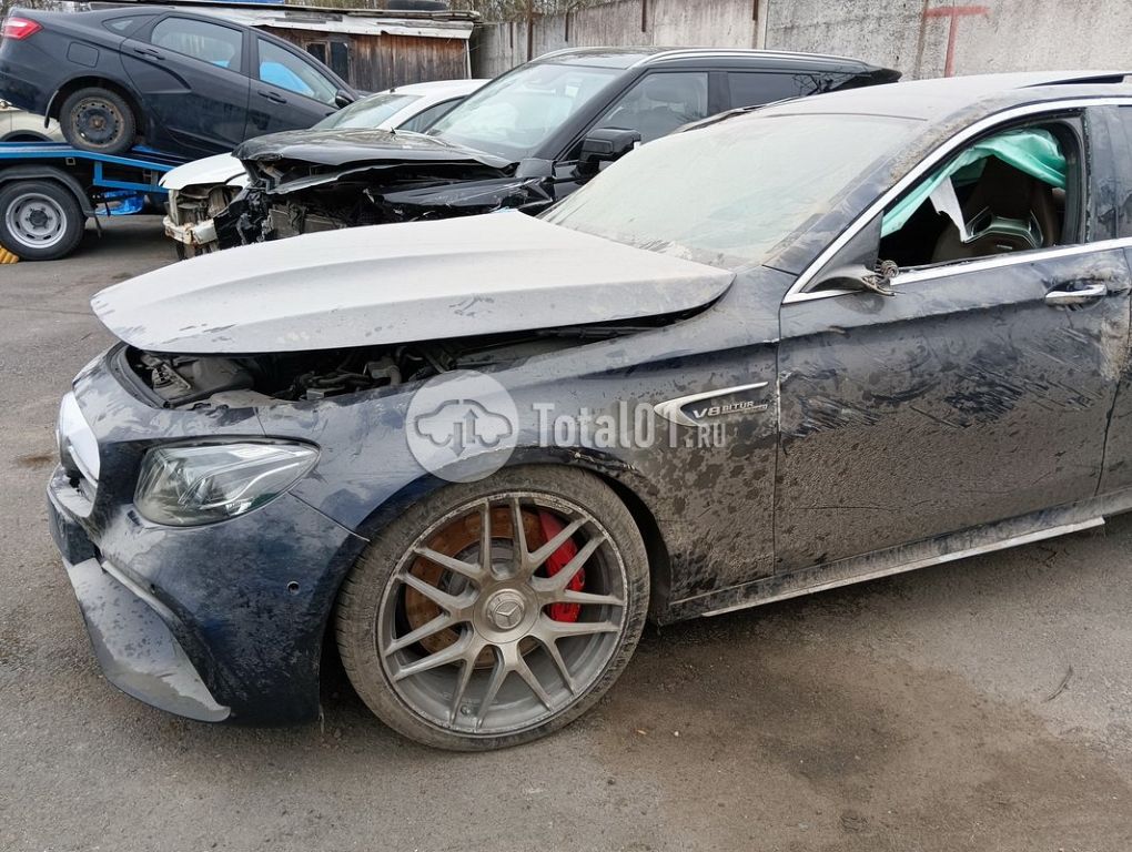 Фото Mercedes-Benz E-класс AMG 68