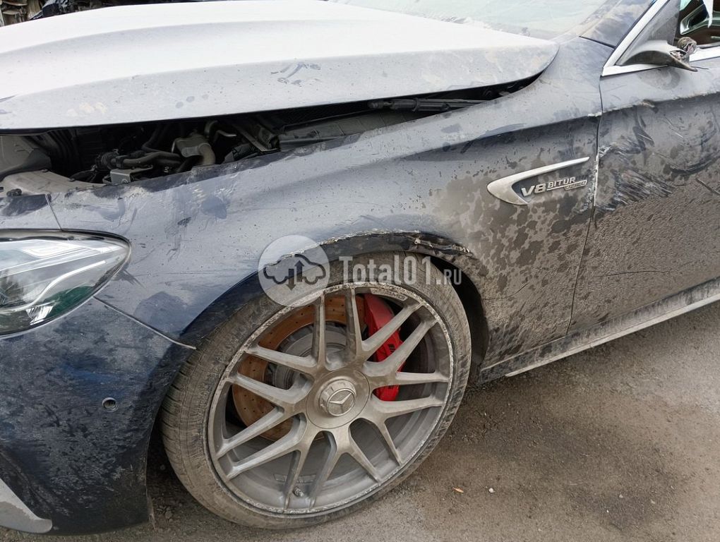 Фото Mercedes-Benz E-класс AMG 72