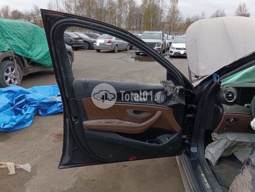 Фото Mercedes-Benz E-класс AMG 96