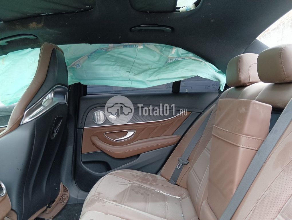 Фото Mercedes-Benz E-класс AMG 122