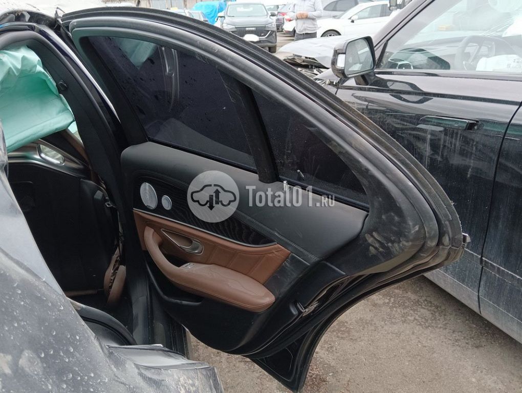 Фото Mercedes-Benz E-класс AMG 146