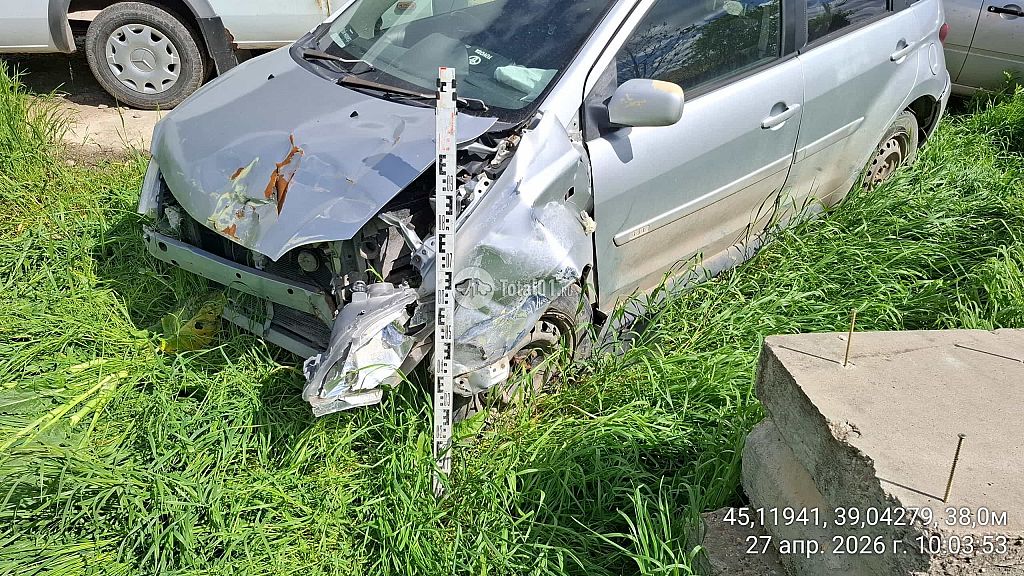 Фото Toyota Ist 6