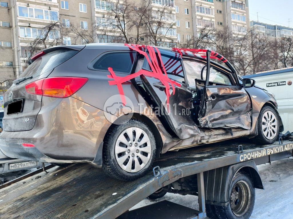 Фото KIA cee\'d 10