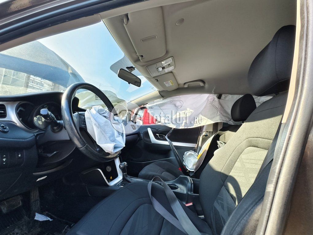 Фото KIA cee\'d 48