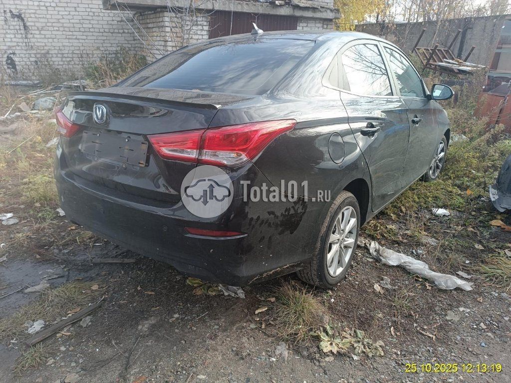 Фото Changan Alsvin 6