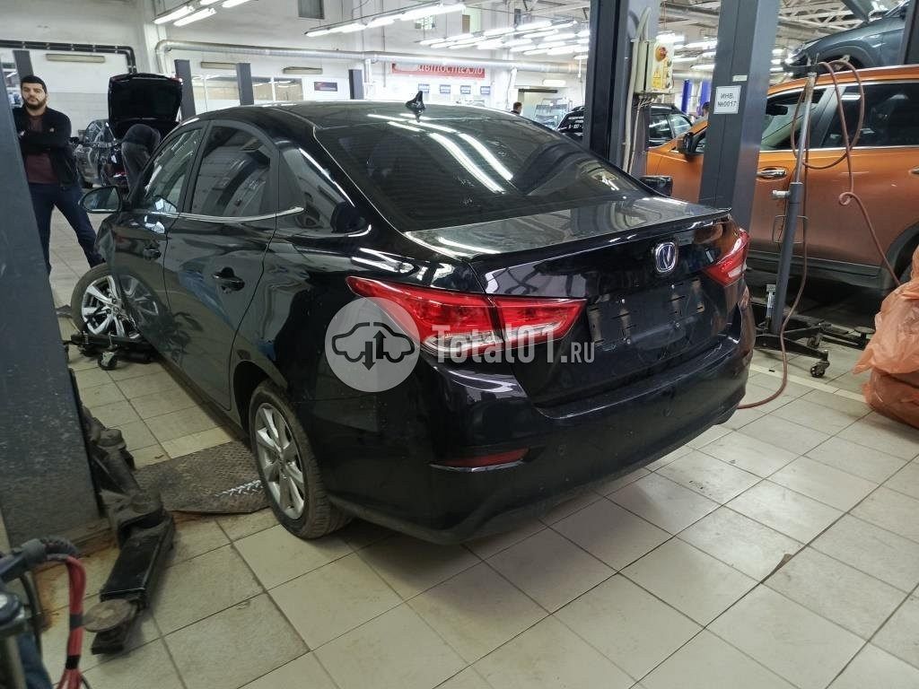 Фото Changan Alsvin 18