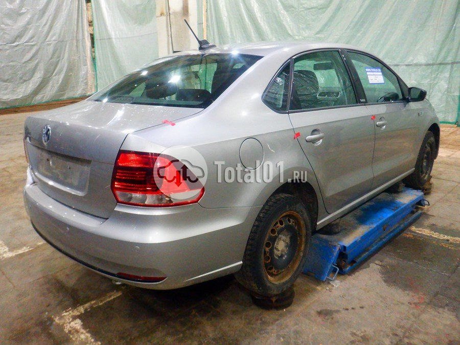 Фото Volkswagen Polo 14