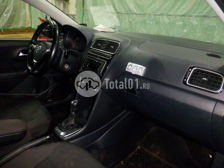 Фото Volkswagen Polo 26