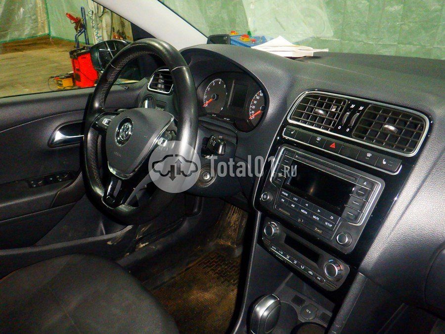 Фото Volkswagen Polo 28