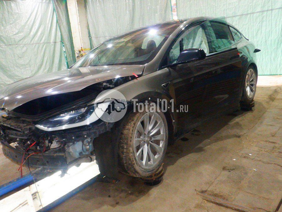 Фото Tesla Model X 8