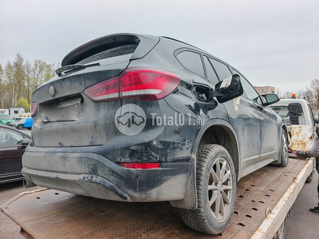 Фото BMW X1 90