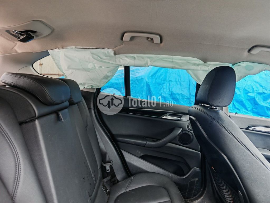 Фото BMW X1 130