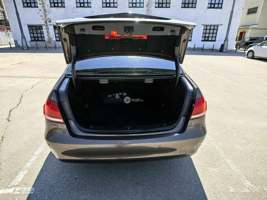 Фото Mercedes-Benz E-класс 26