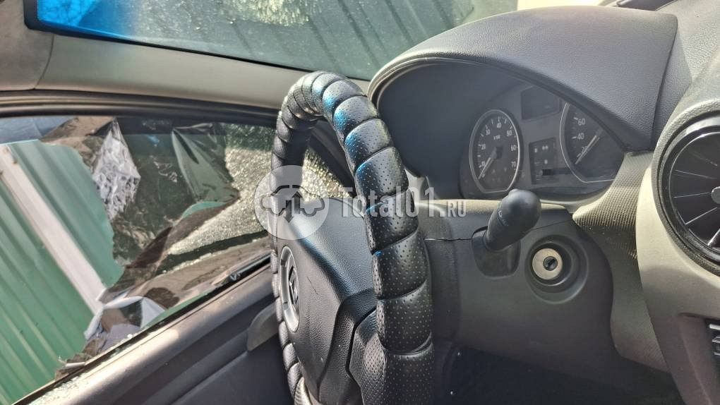 Фото Renault Logan 64