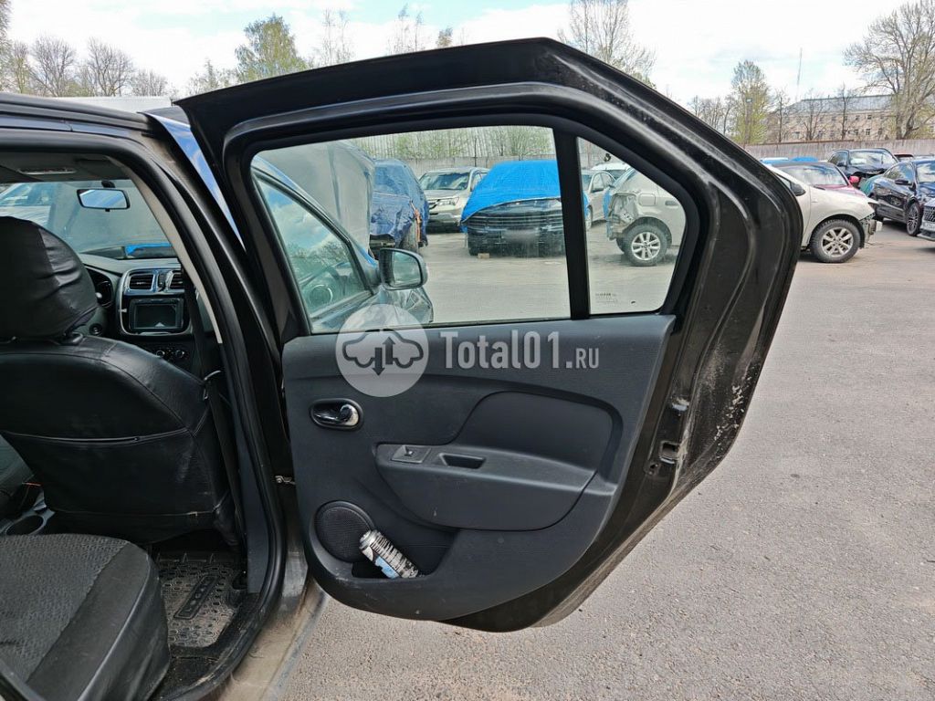 Фото Renault Logan 124