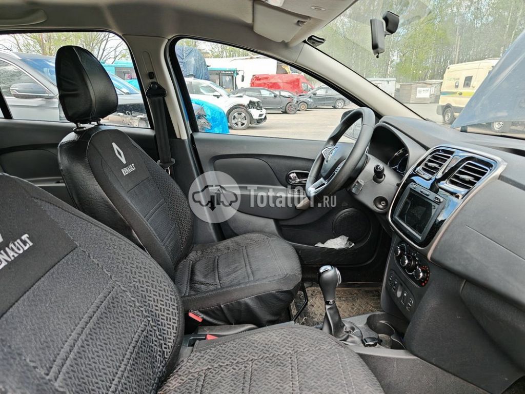 Фото Renault Logan 140