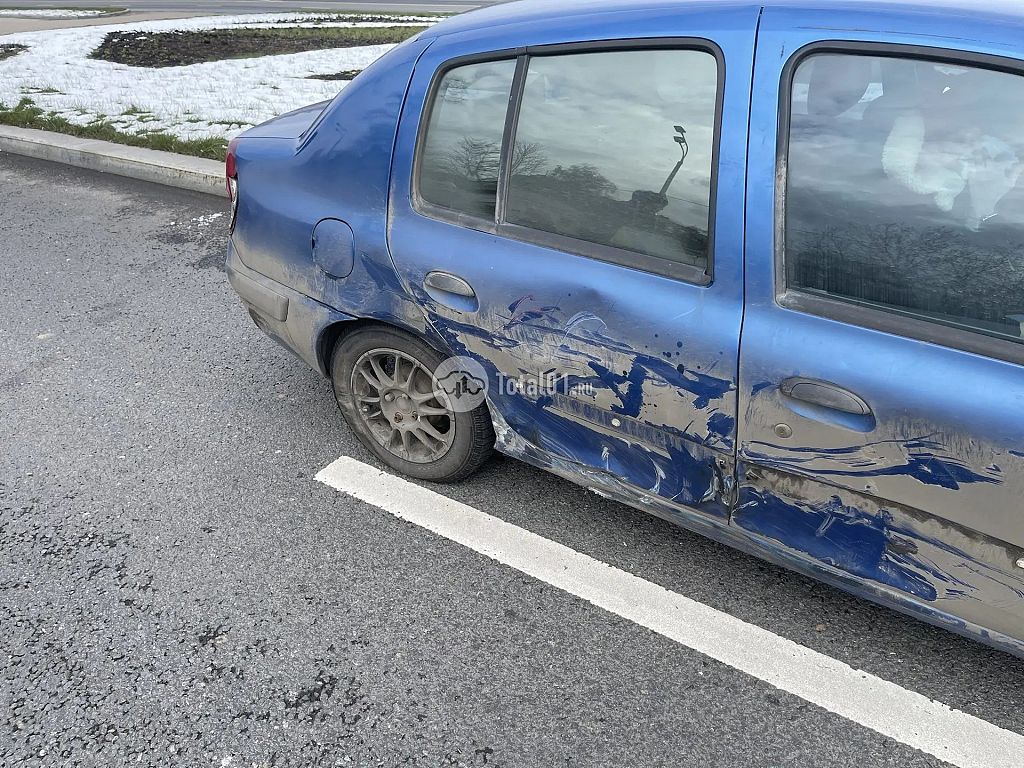 Фото Renault Symbol 8