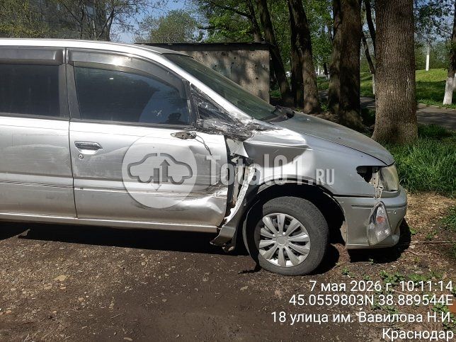 Фото Nissan Presage 16