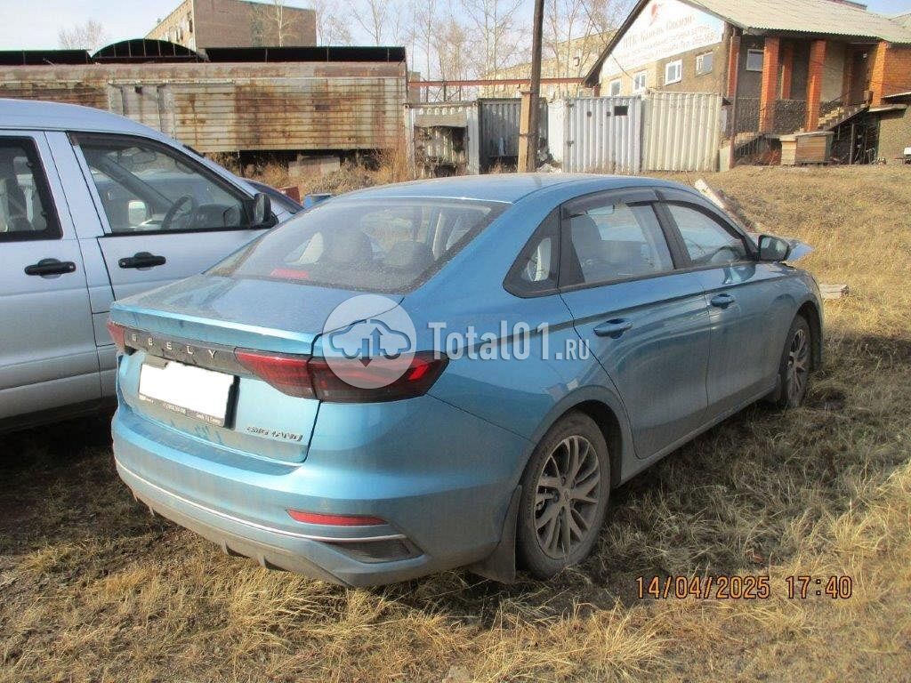 Фото Geely Emgrand 12