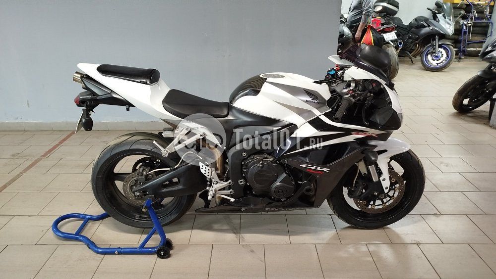 Фото Honda CBR600RR 6