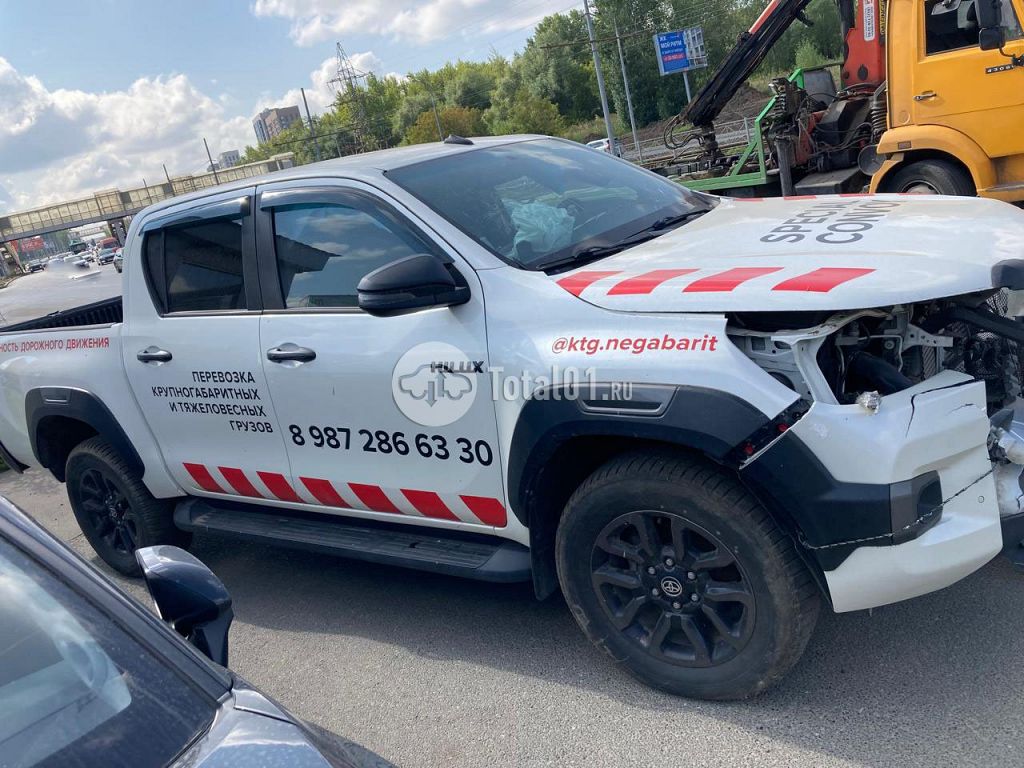 Фото Toyota Hilux 2