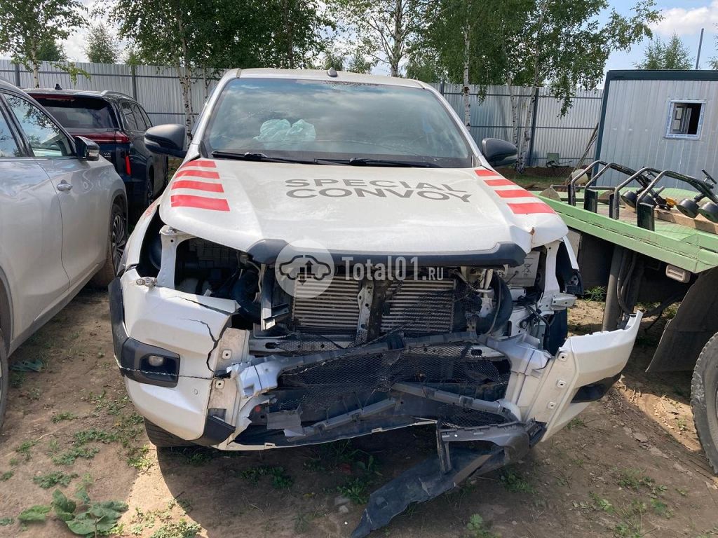 Фото Toyota Hilux 4