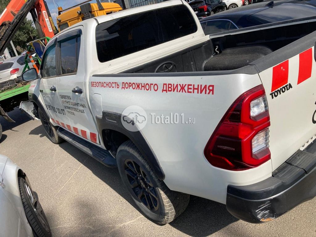 Фото Toyota Hilux 12