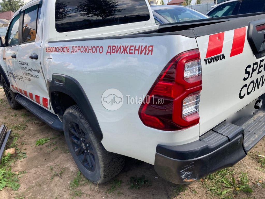 Фото Toyota Hilux 42