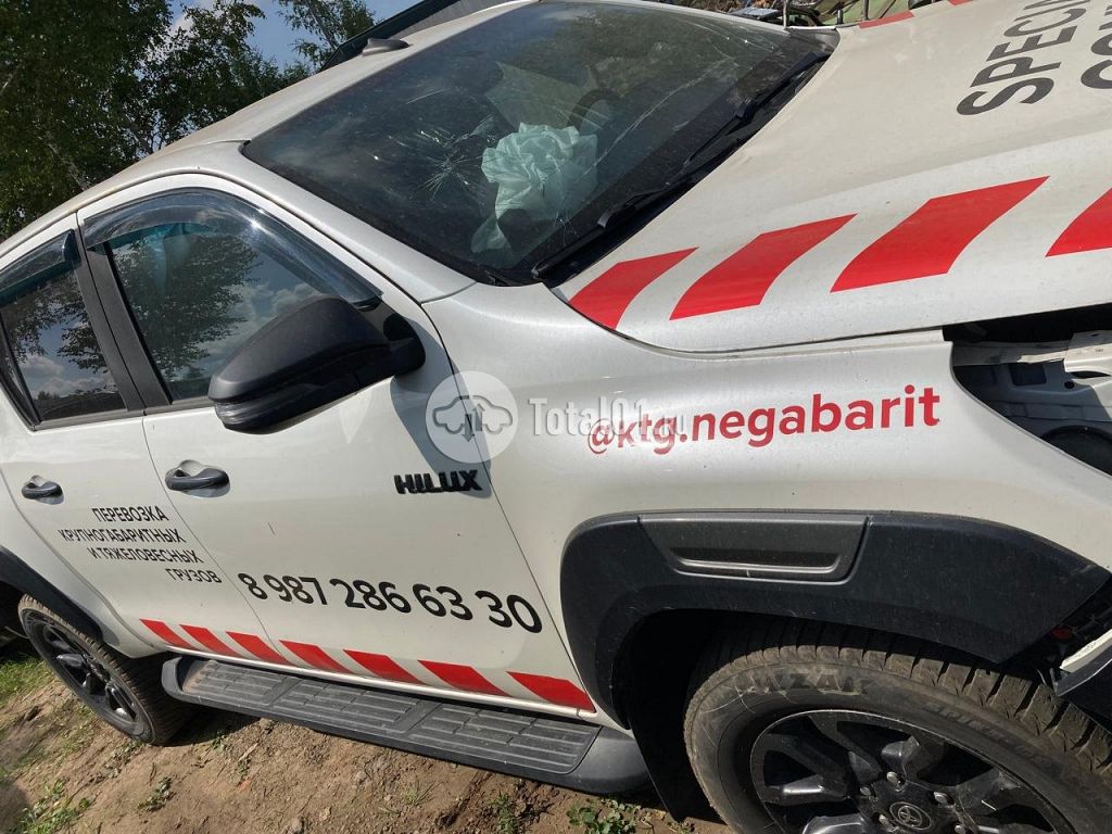 Фото Toyota Hilux 46