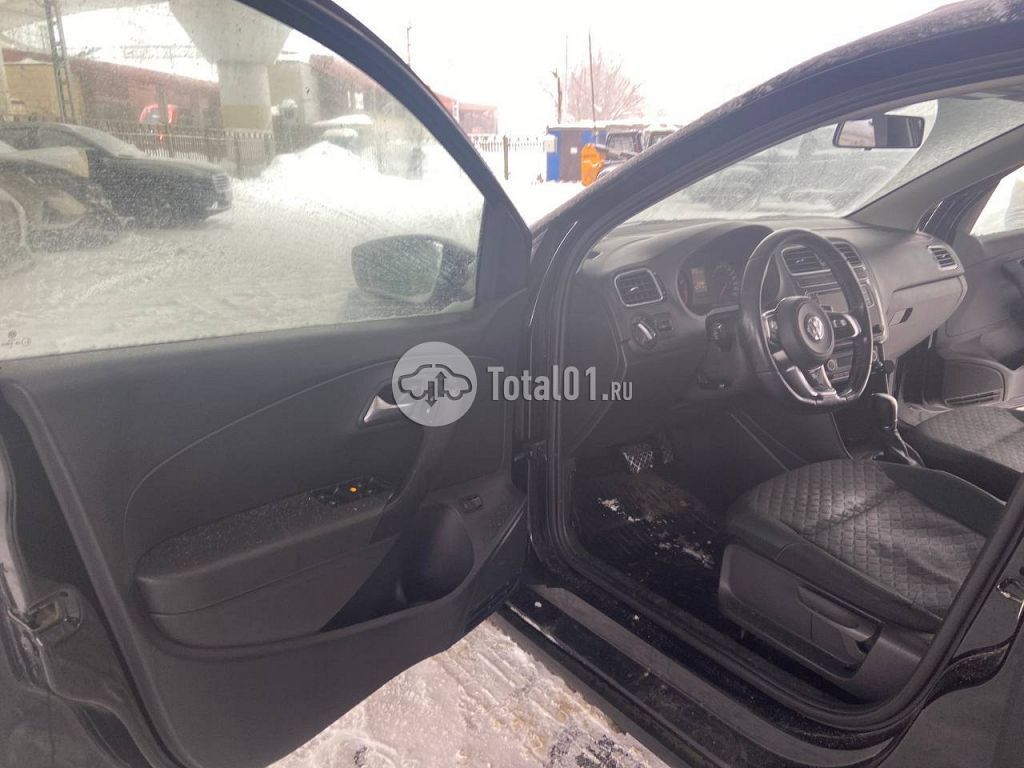 Фото Volkswagen Polo 16
